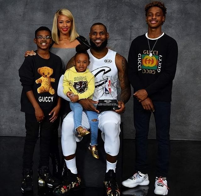 持球决策在 持球决策在